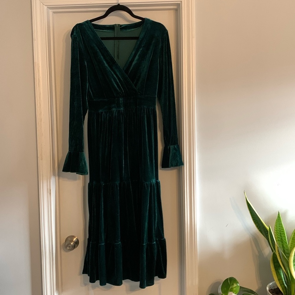 Shein green velvet dress size 4 V neck holiday Christmas party bell sleeves midi